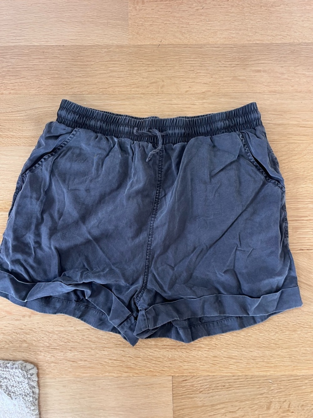 Universal Thread Women's High-Waist Elastic Shorts in Charcoal Gray